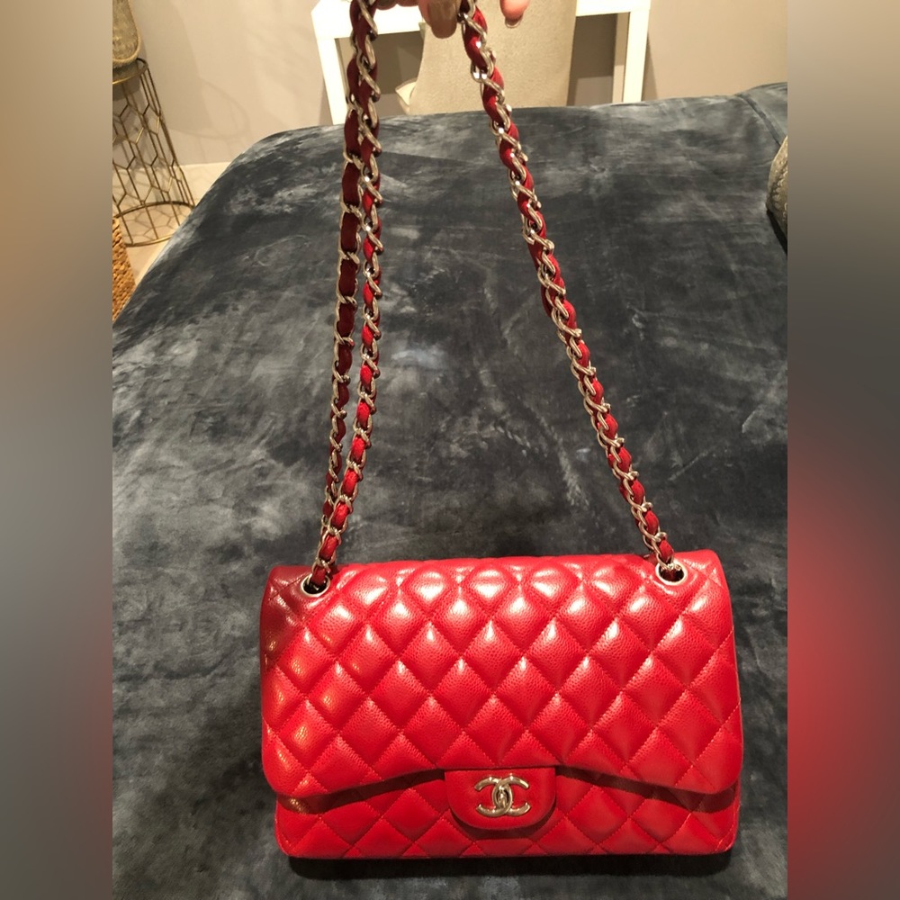 Chanel Jumbo caviar leather double flap
